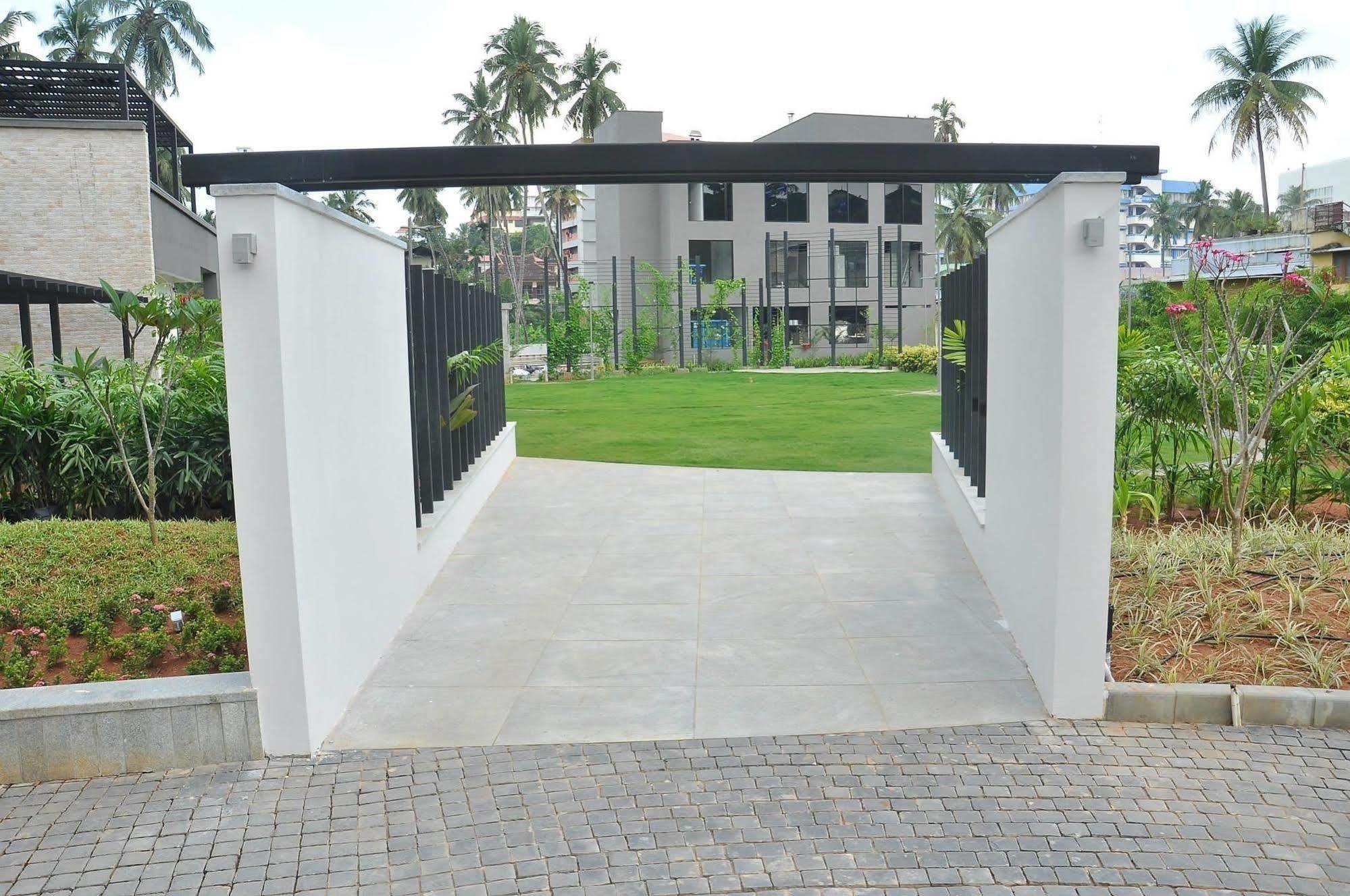 Hycinth Hotels Thiruvananthapuram Exterior photo
